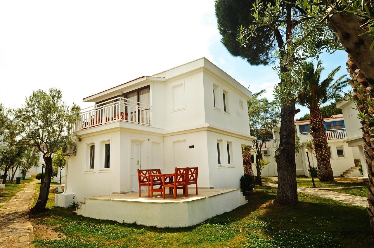 Hanedan Flora Apart Hotel Foca Exterior photo