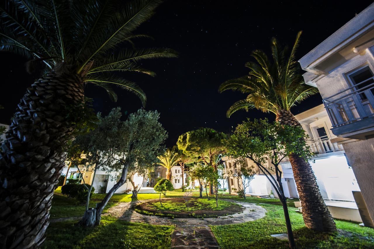 Hanedan Flora Apart Hotel Foca Exterior photo